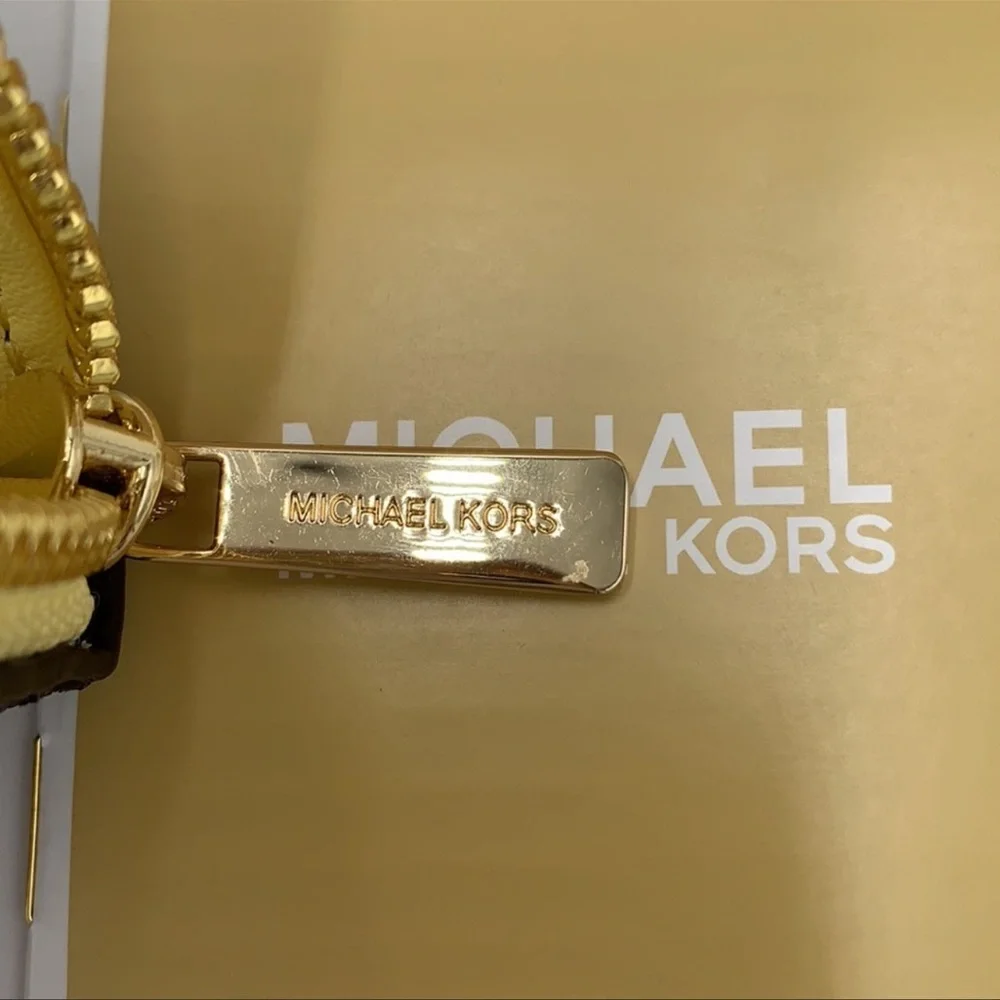 MICHAEL KORS JET SET TRAVEL MEDIUM ZIP AROUND CARD CASE BUTTERCUP